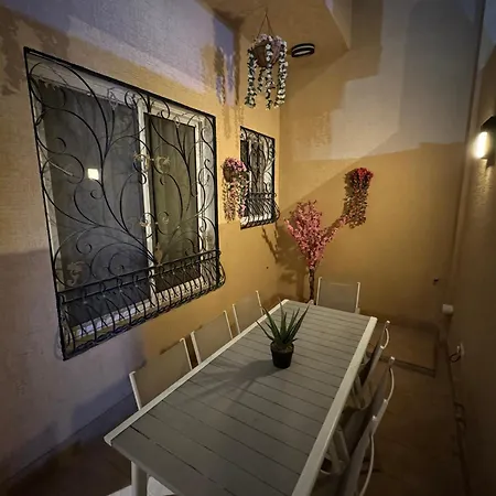 شقة فاخرة غرفتين وصالة ارضية و مدخل مستقل النرجس 11 Riyadh Exterior photo