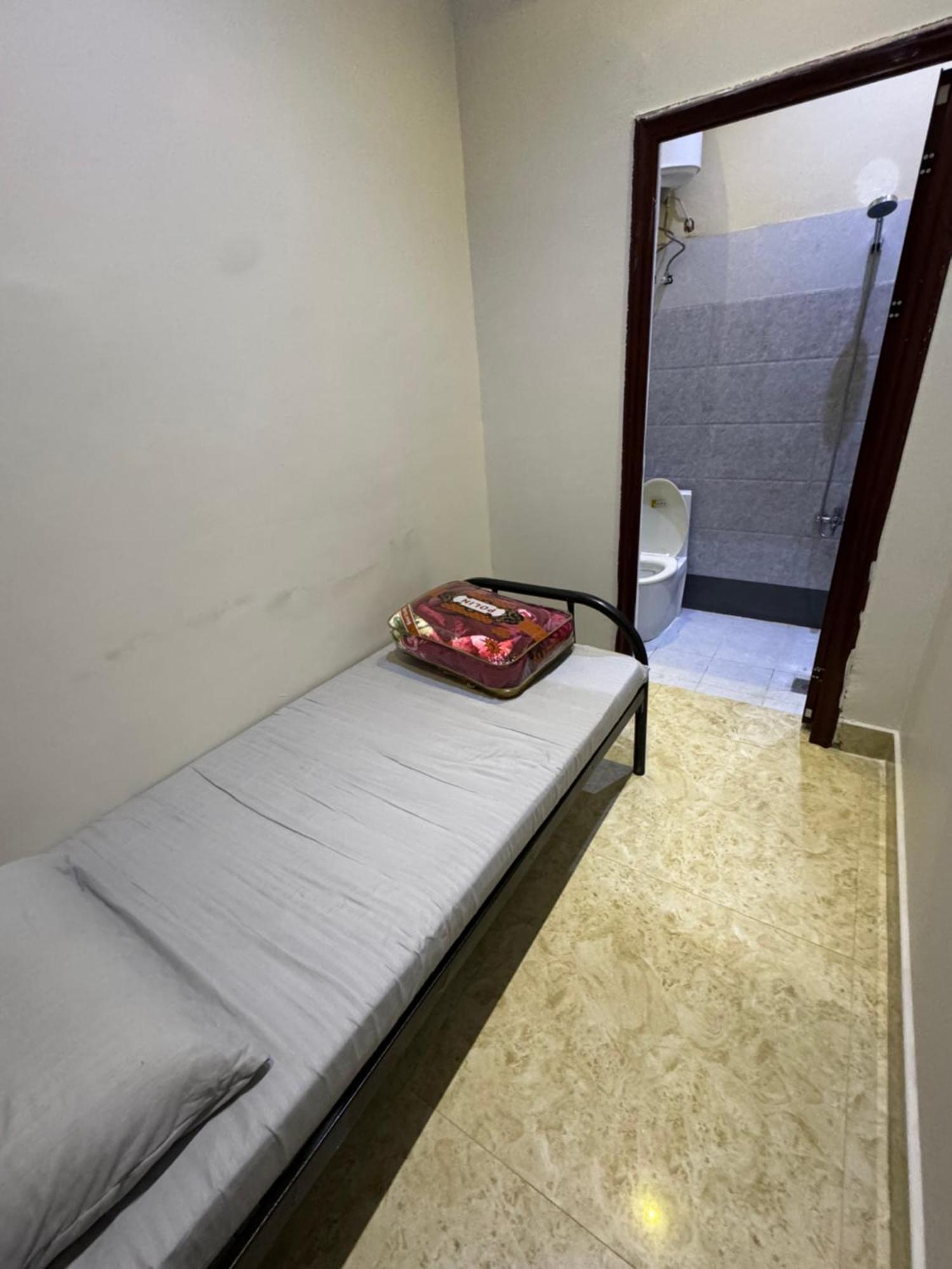 فاخرة غرفتين وصالة ارضية و مدخل مستقل النرجس 11 Apartment *